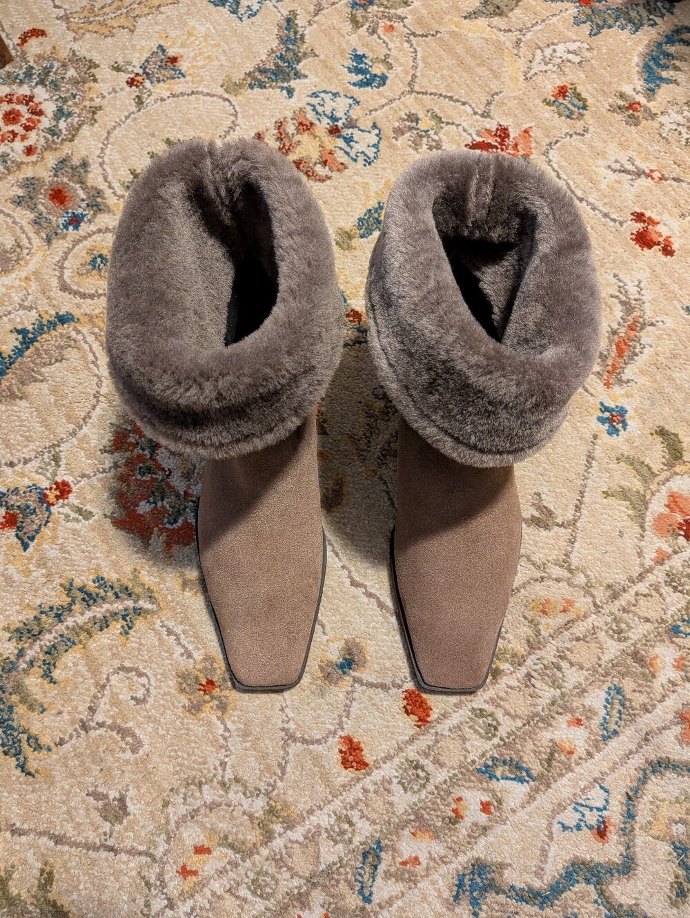 TOTEME Shearling-lined suede ankle boots - Picture 4 of 16